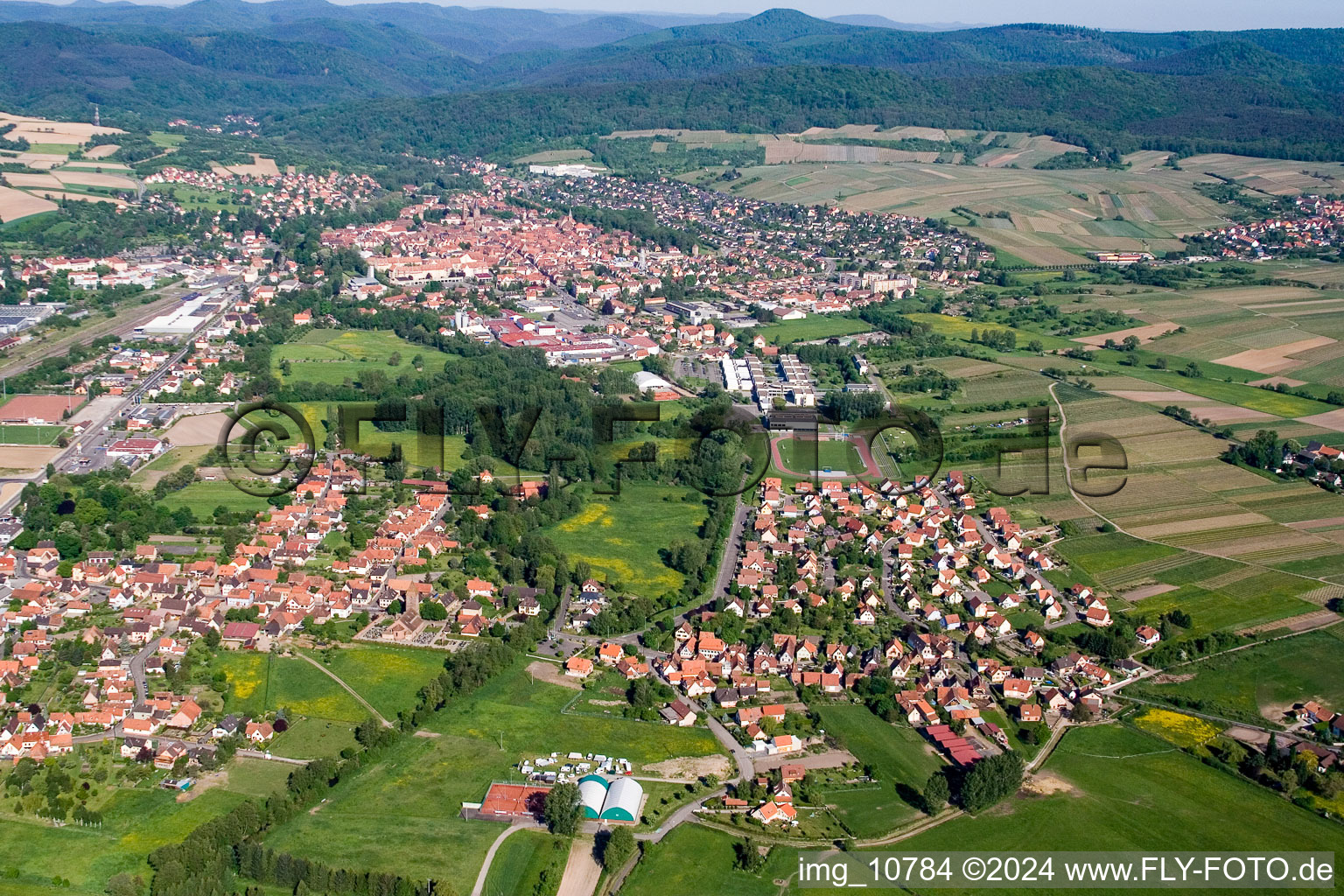 Quartier Altenstadt in Wissembourg dans le département Bas Rhin, France vue d'en haut