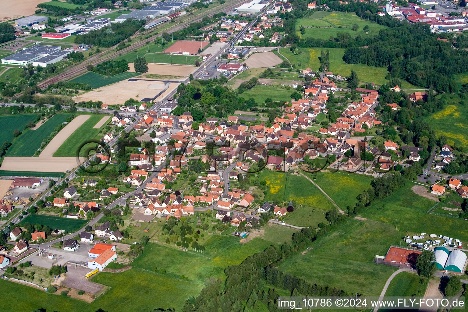 Quartier Altenstadt in Wissembourg dans le département Bas Rhin, France depuis l'avion