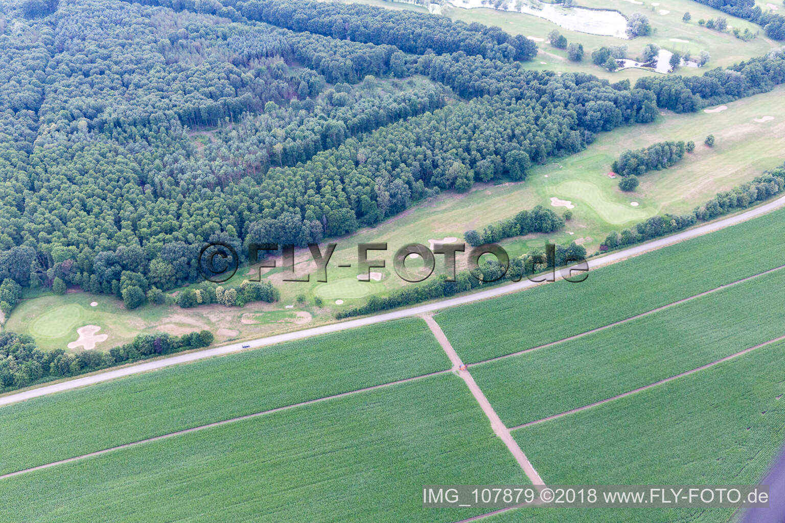 Vue aérienne de Club de golf à Soufflenheim dans le département Bas Rhin, France