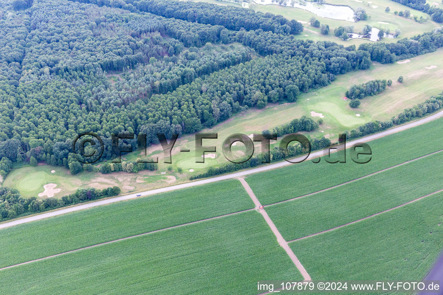 Vue aérienne de Club de golf à Soufflenheim dans le département Bas Rhin, France