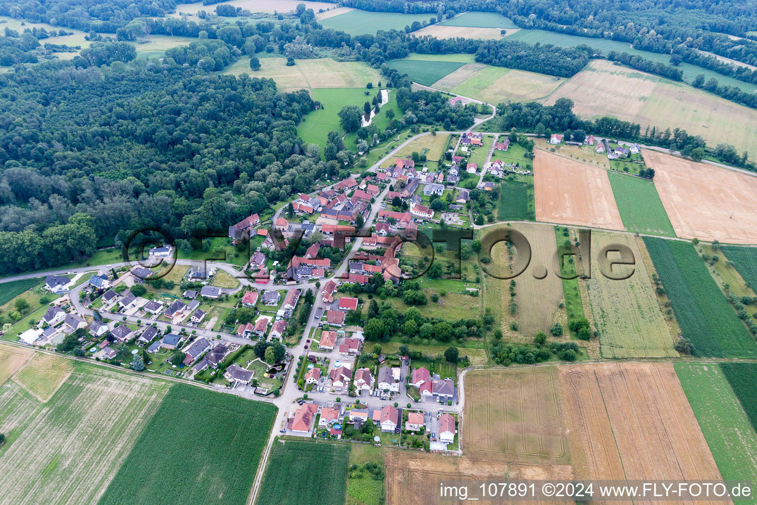 Vue aérienne de Kauffenheim dans le département Bas Rhin, France