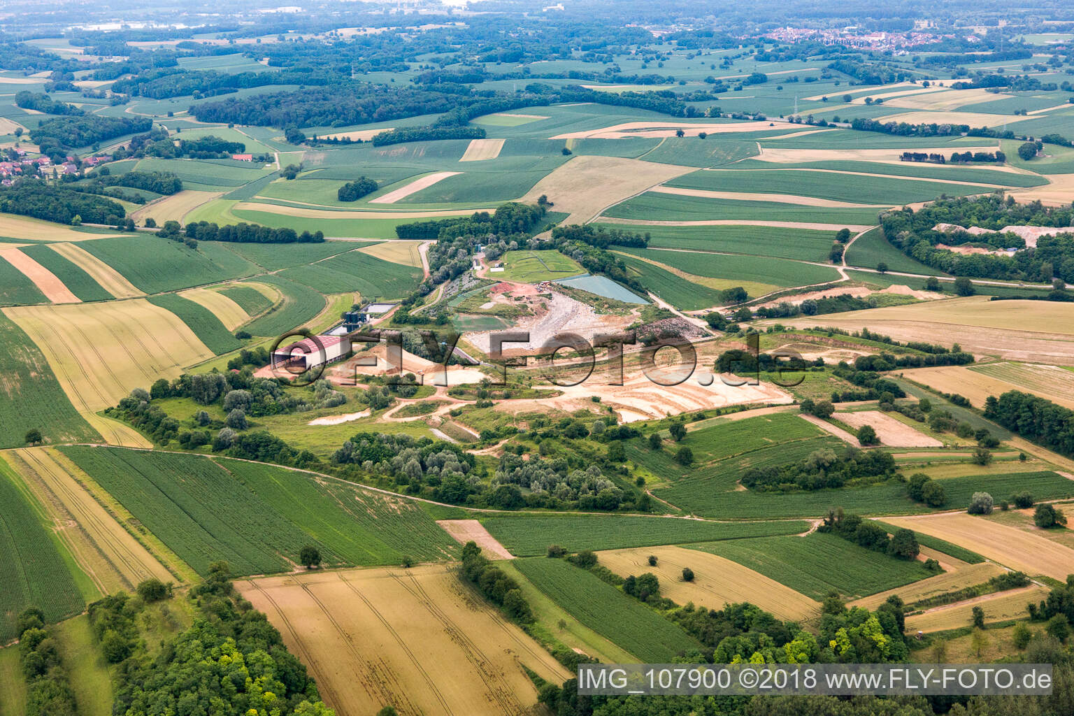 Vue aérienne de Décharge à Schaffhouse-près-Seltz dans le département Bas Rhin, France