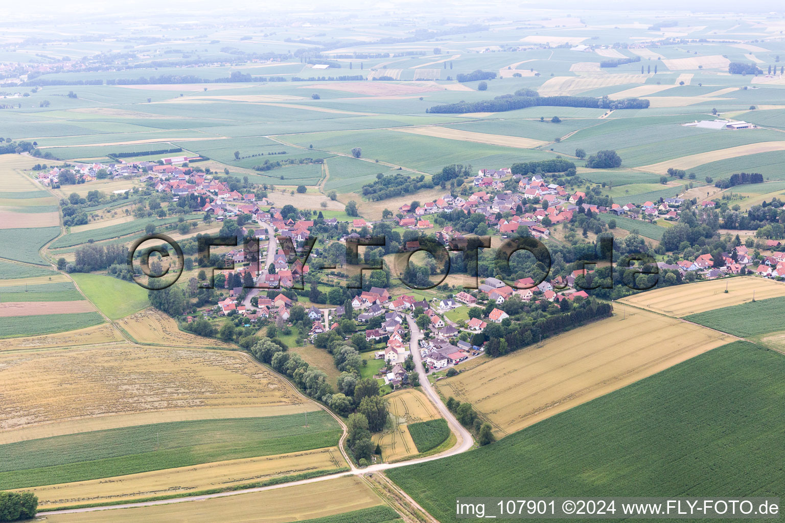 Vue aérienne de Eberbach-Seltz dans le département Bas Rhin, France