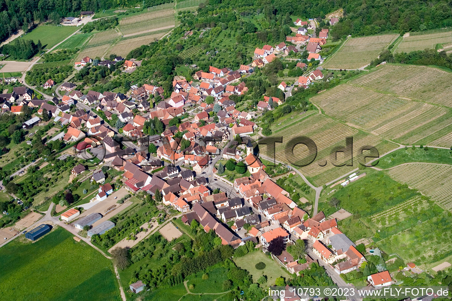 Enregistrement par drone de Rott dans le département Bas Rhin, France