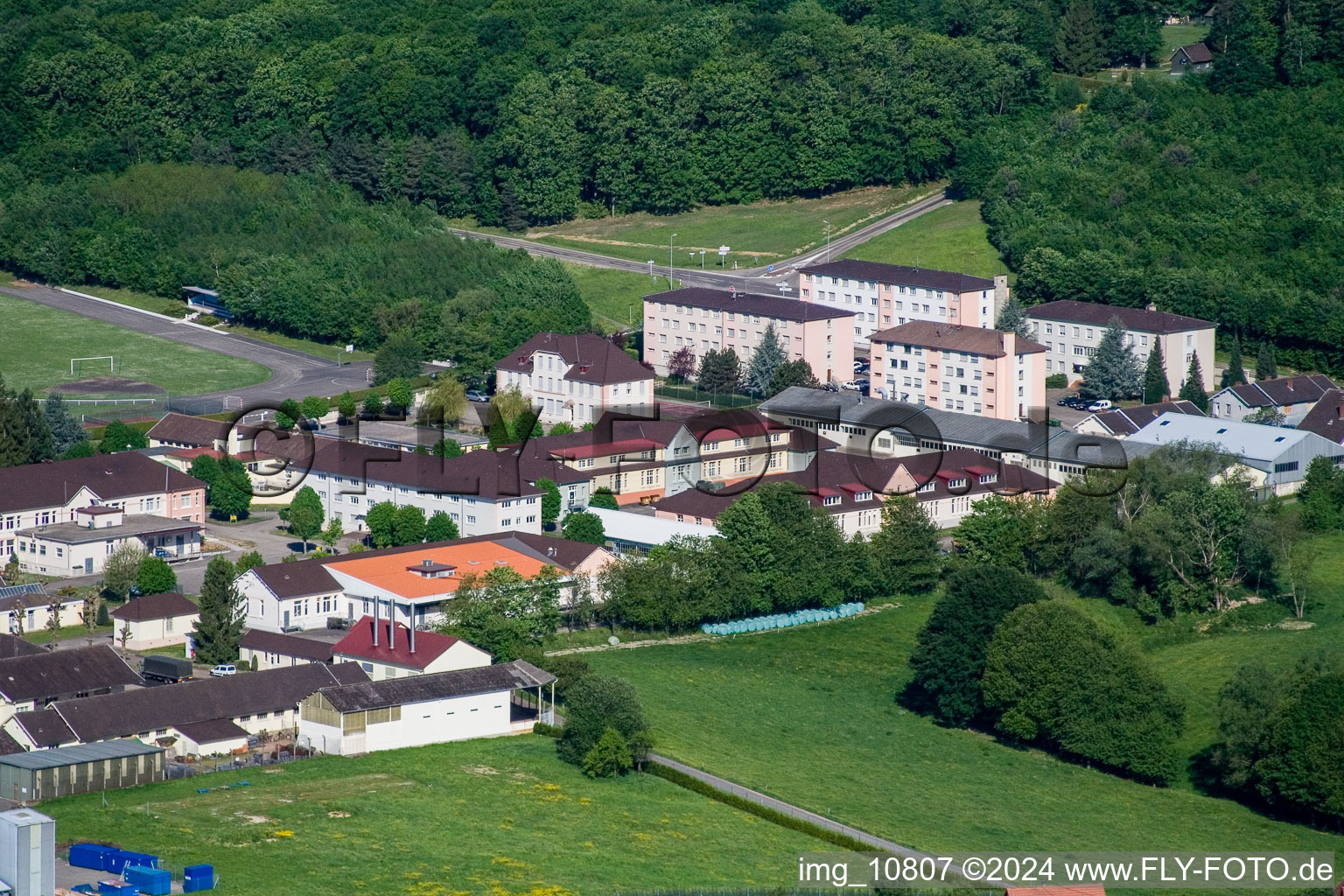 Vue aérienne de Drachenbronn-Birlenbach dans le département Bas Rhin, France