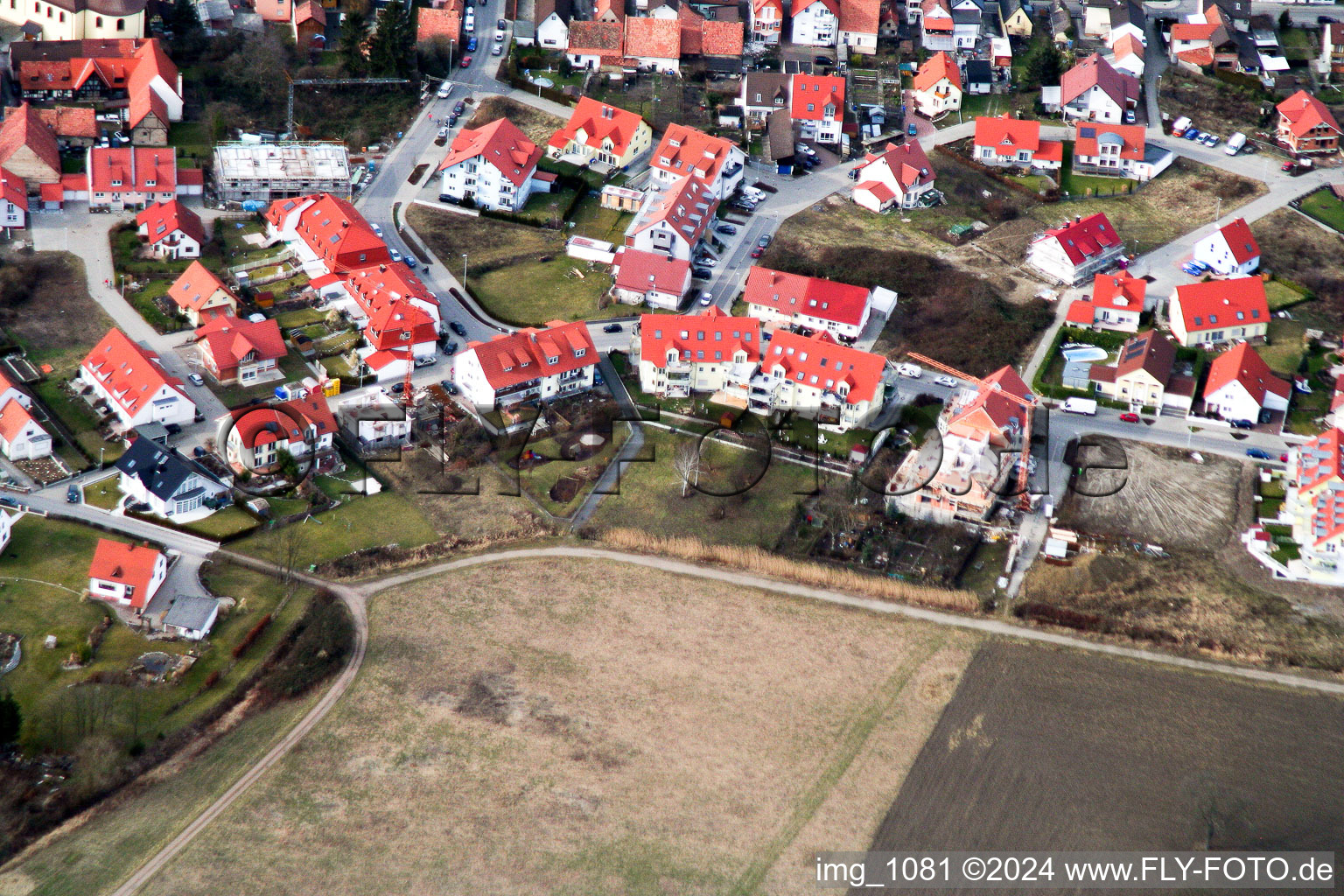 Vue aérienne de Sur la Turnerplatz à le quartier Maximiliansau in Wörth am Rhein dans le département Rhénanie-Palatinat, Allemagne