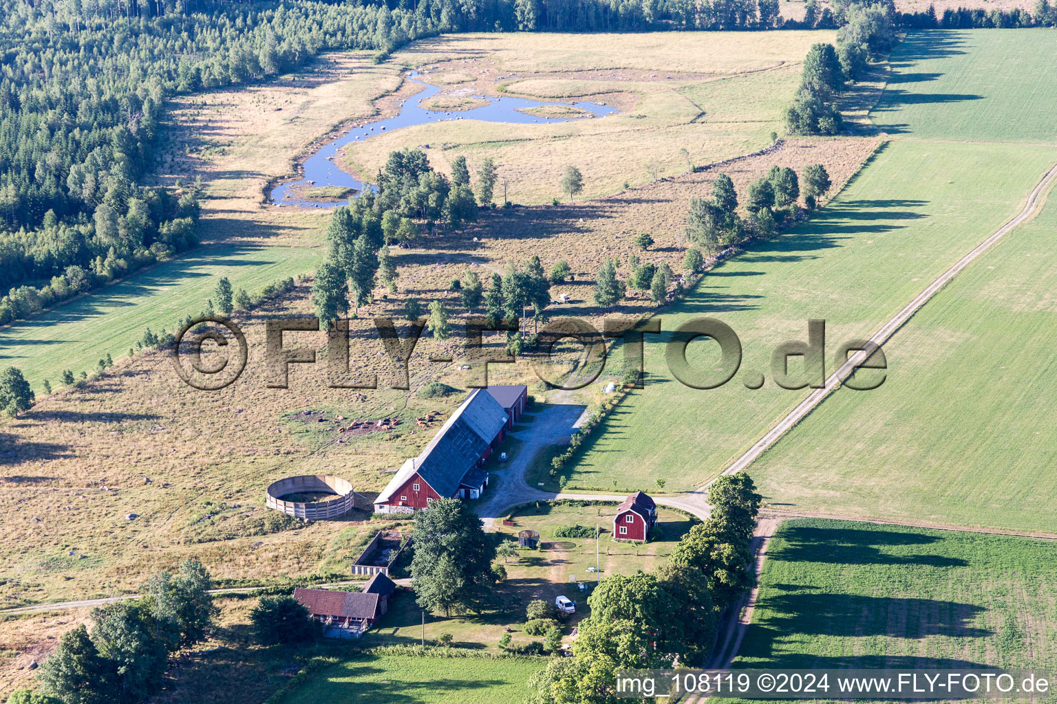 Vue aérienne de Norra Arnön dans le département Kronoberg, Suède