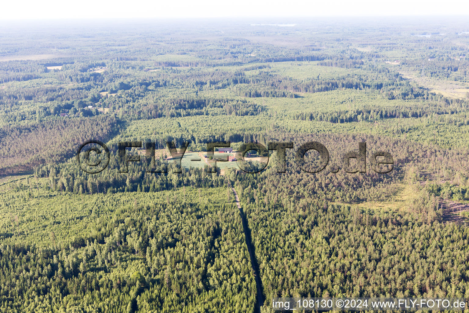 Vue aérienne de Lönashult dans le département Kronoberg, Suède