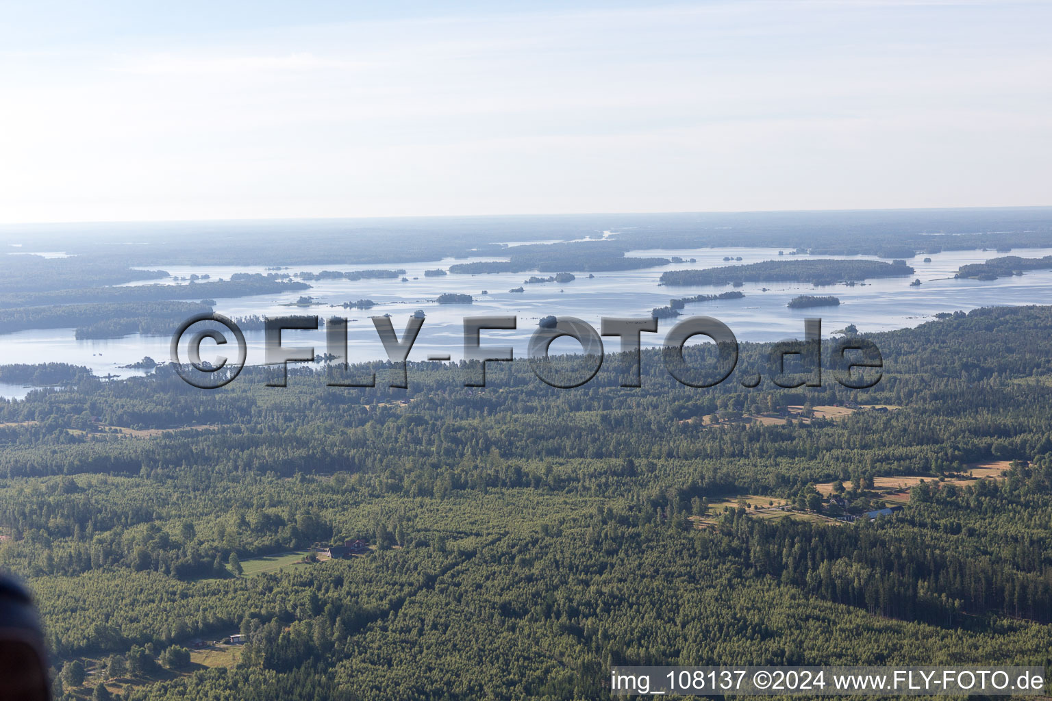 Vue oblique de Flogmyran dans le département Kronoberg, Suède