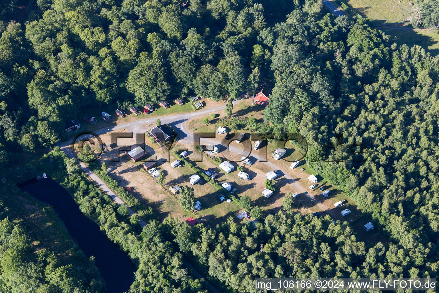 Enregistrement par drone de Torne dans le département Kronoberg, Suède