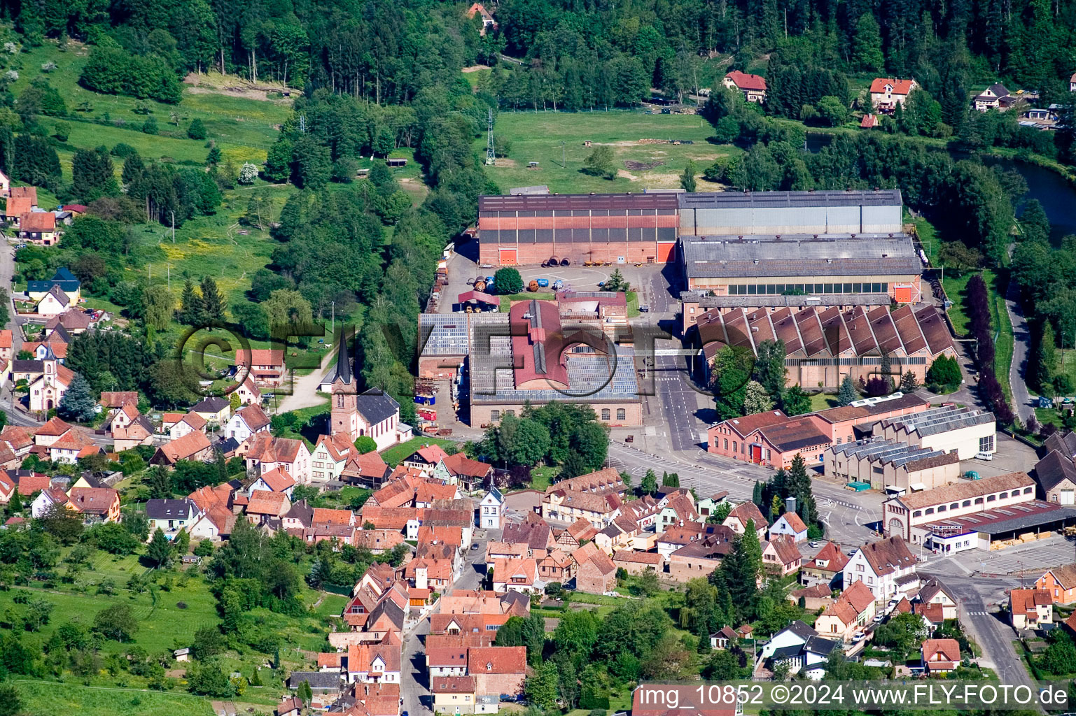 Enregistrement par drone de Zinswiller dans le département Bas Rhin, France