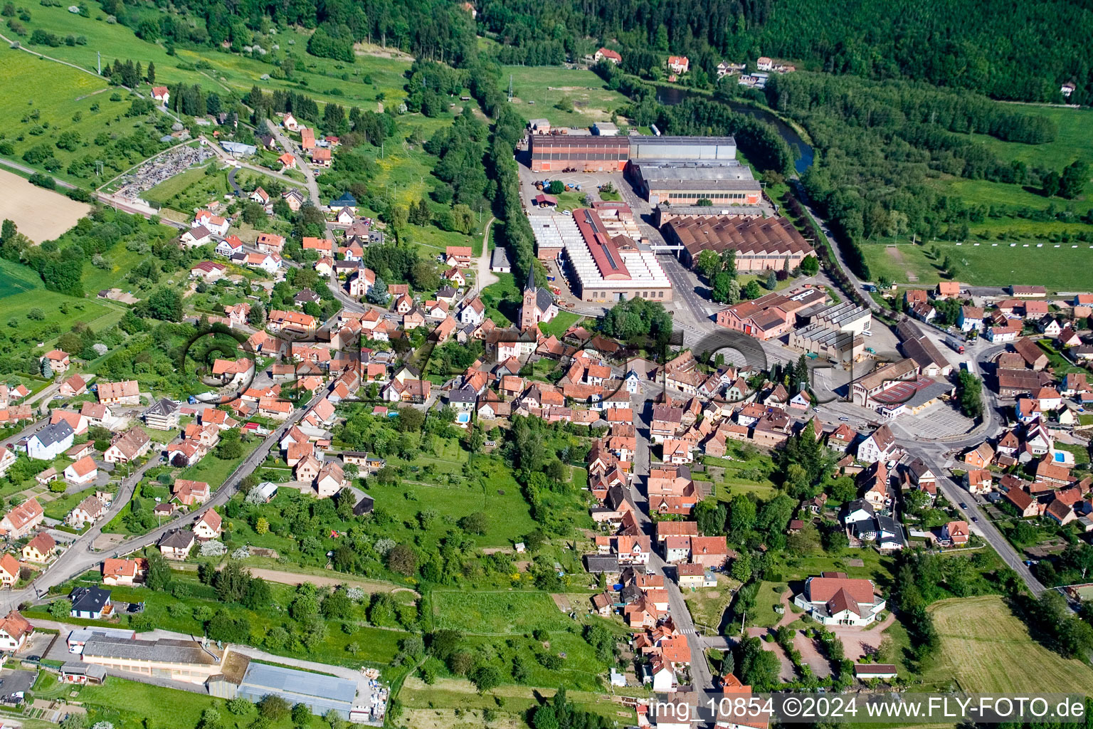 Image drone de Zinswiller dans le département Bas Rhin, France