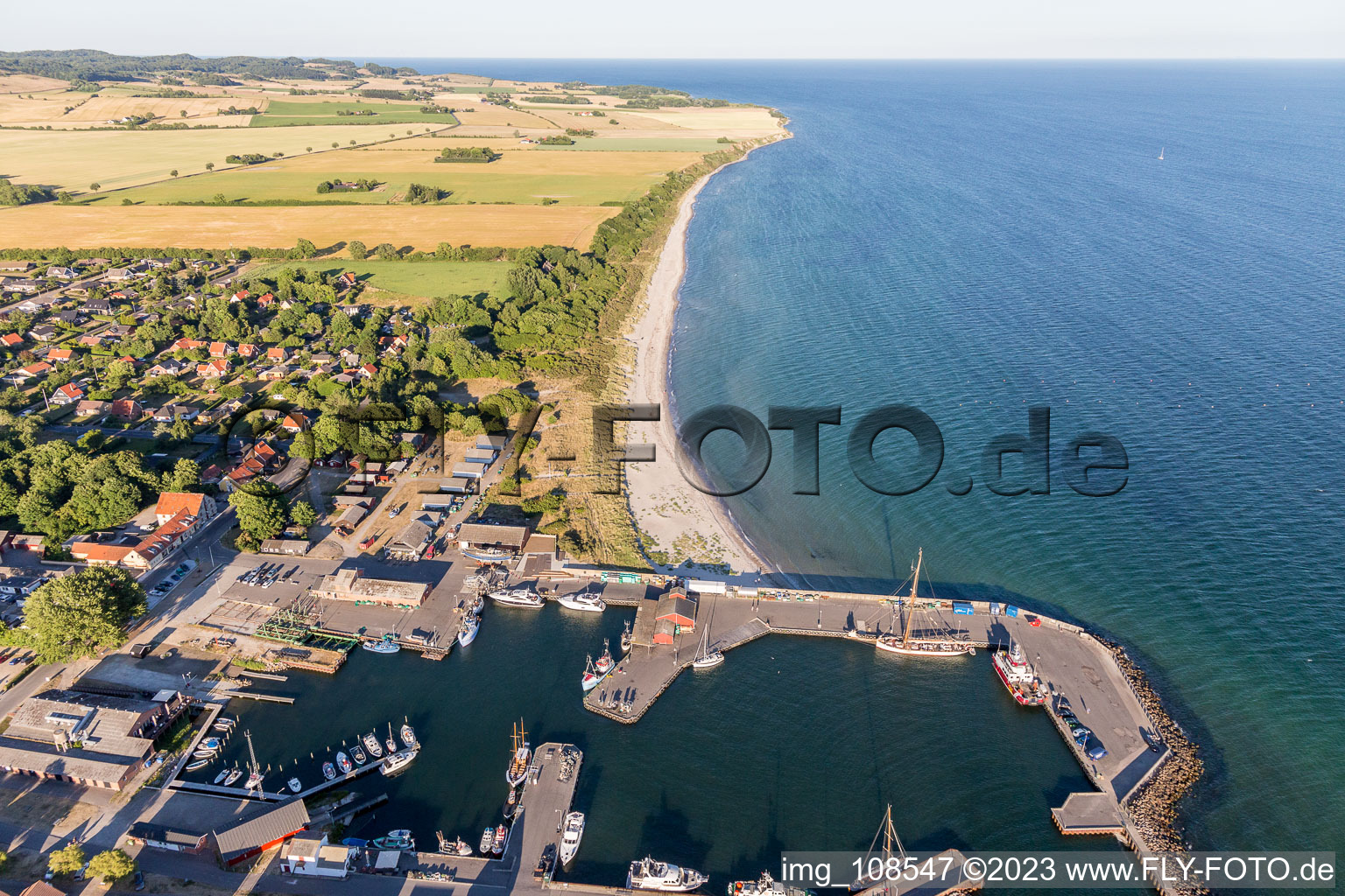 Borre dans le département Sjaelland, Danemark du point de vue du drone