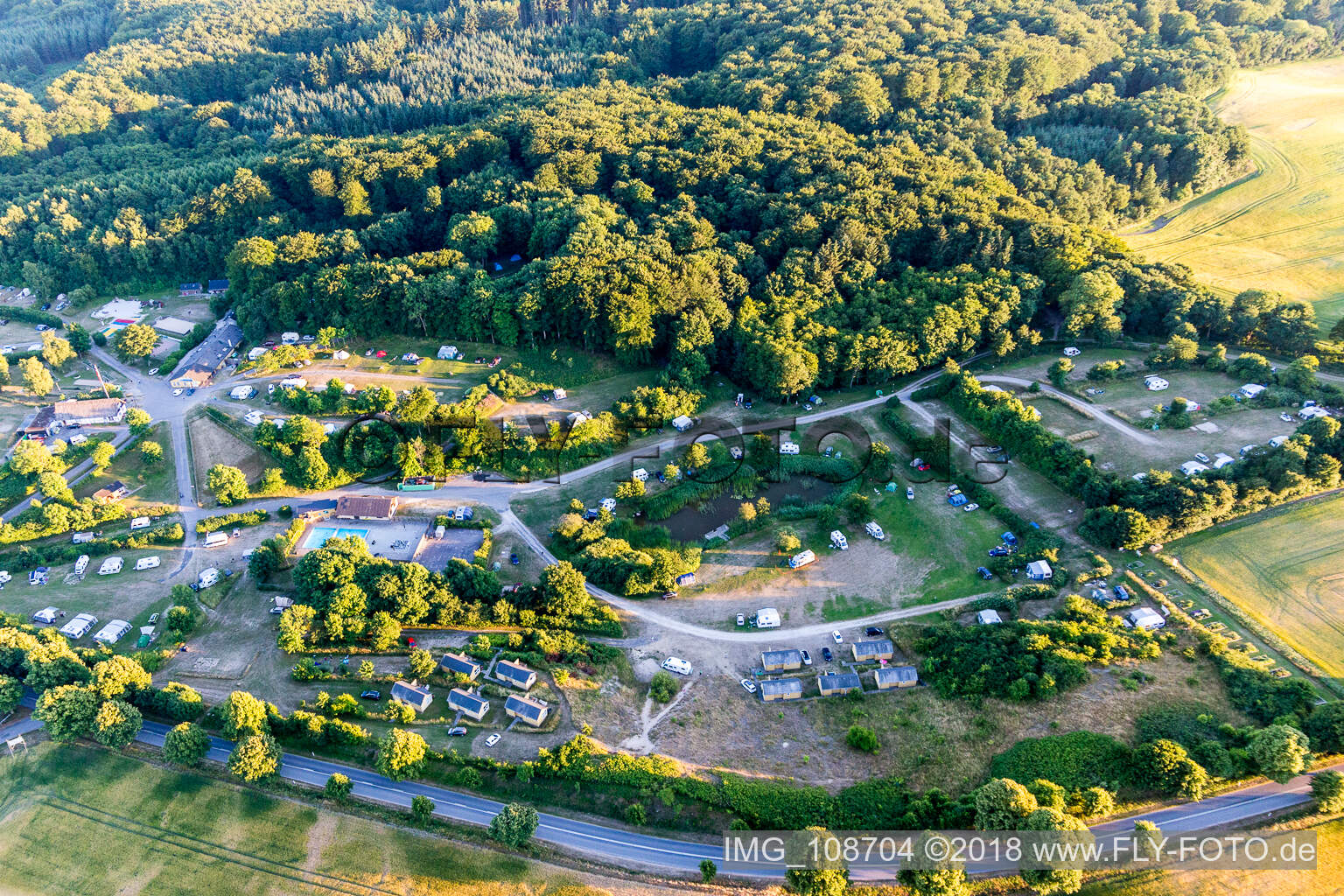 Photographie aérienne de (DK), Møns Klint Resort et Camping à Borre dans le département Sjaelland, Danemark