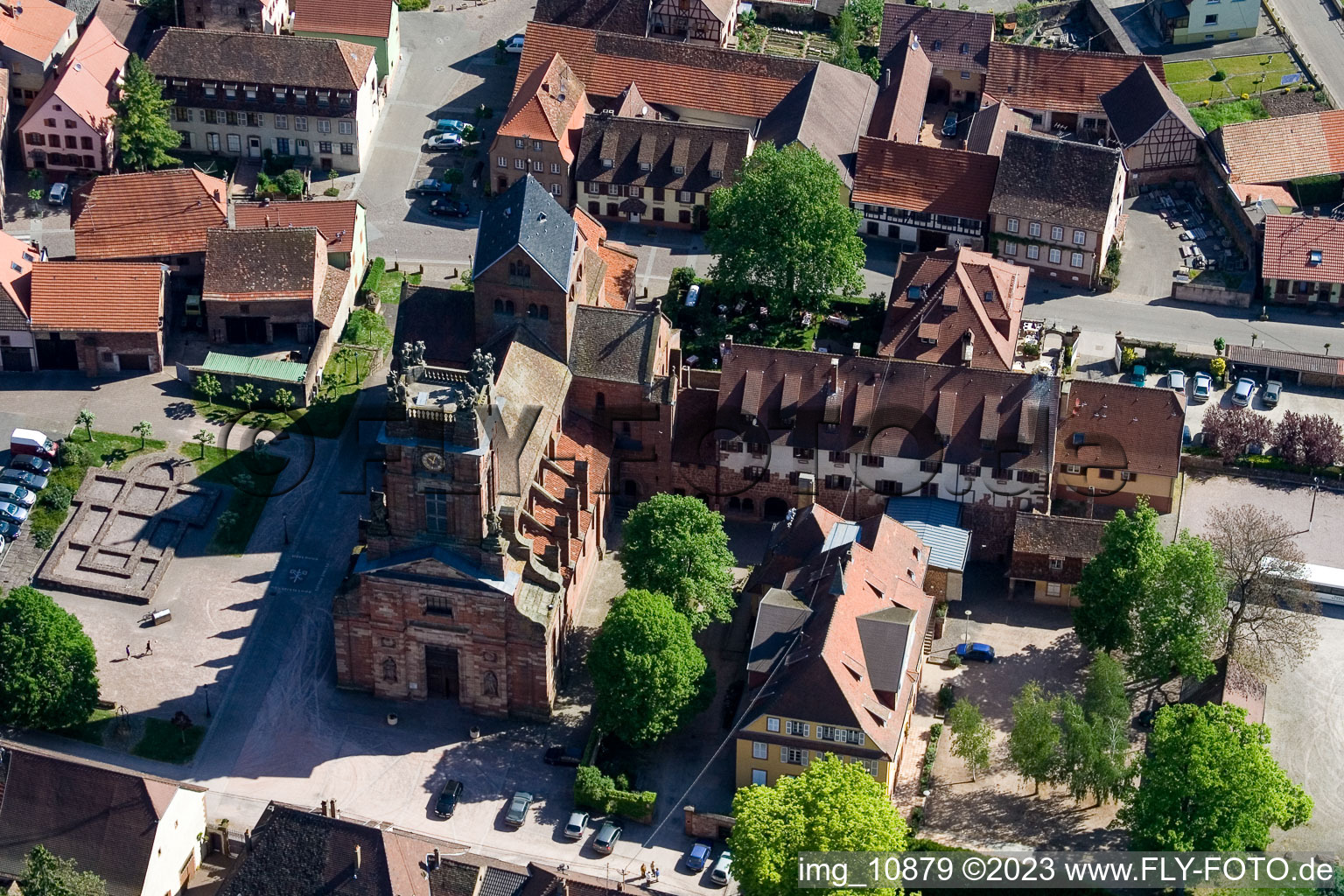 Enregistrement par drone de Neuwiller-lès-Saverne dans le département Bas Rhin, France