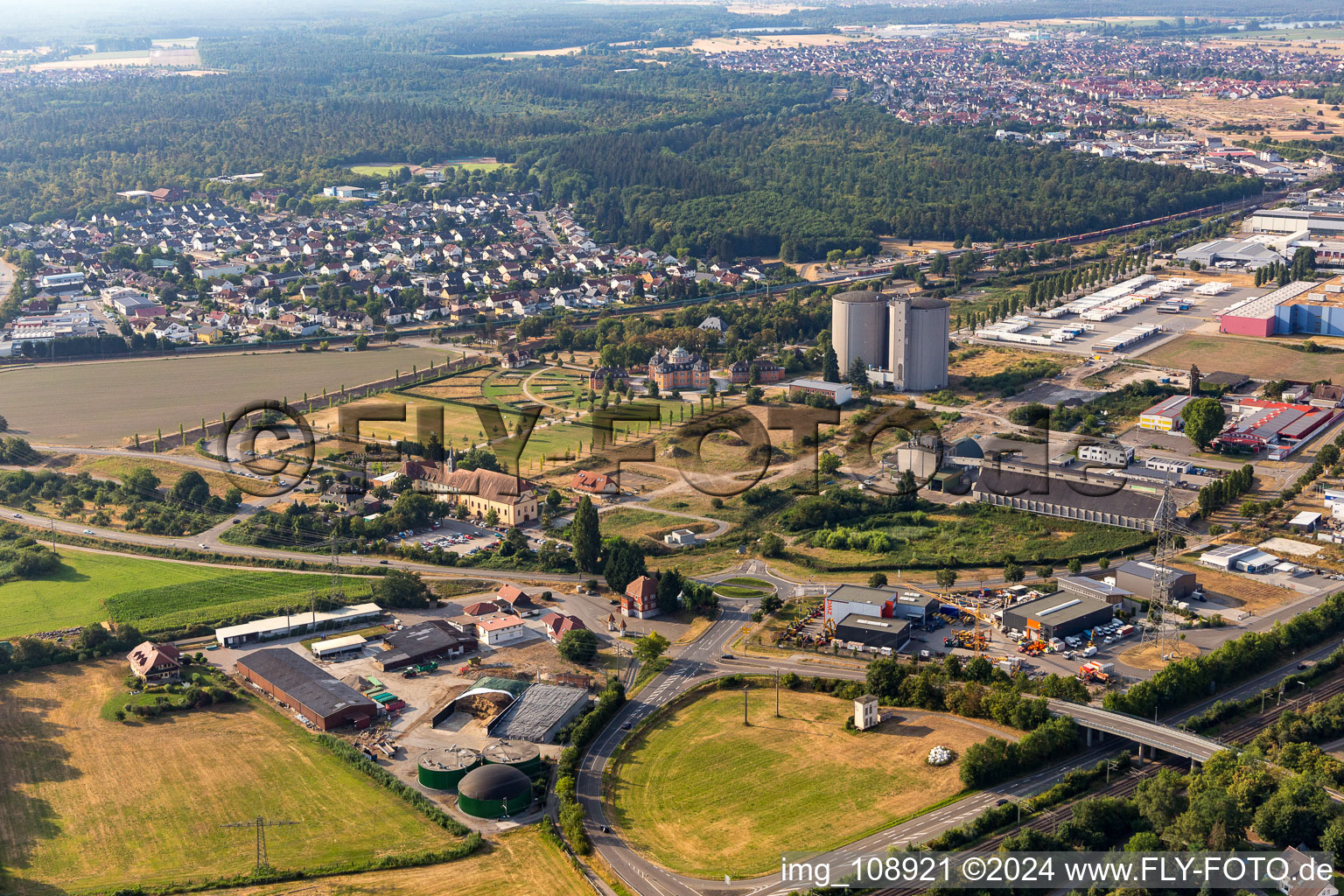 Vue aérienne de Ermitage à Waghäusel dans le département Bade-Wurtemberg, Allemagne