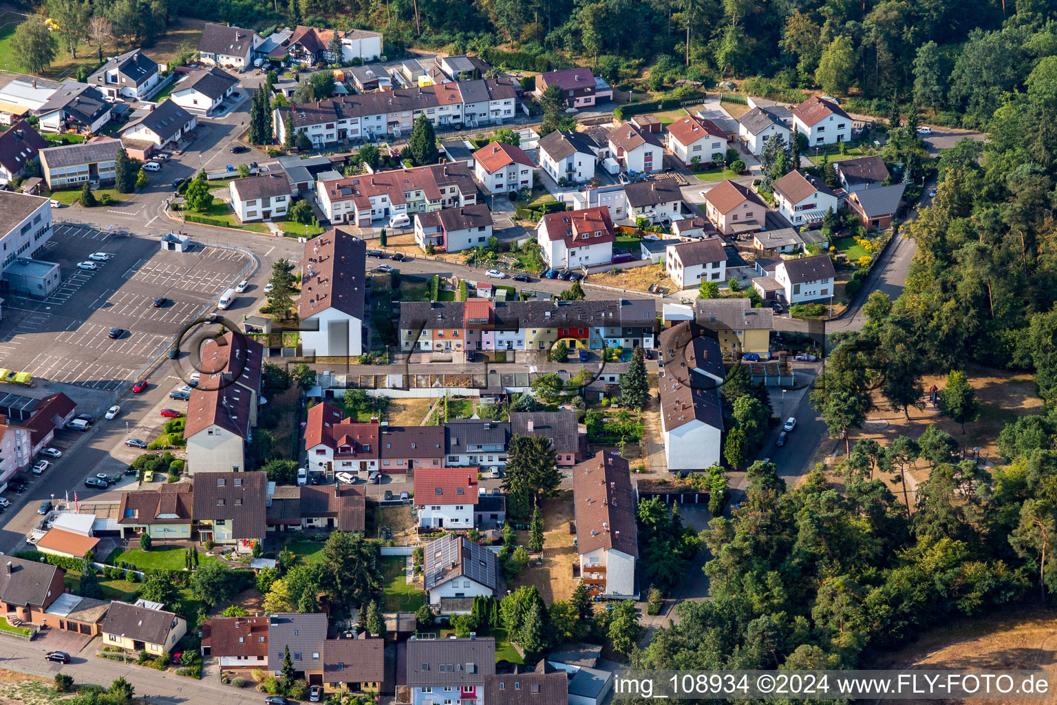 Vue aérienne de Gartenstr à le quartier Kirrlach in Waghäusel dans le département Bade-Wurtemberg, Allemagne