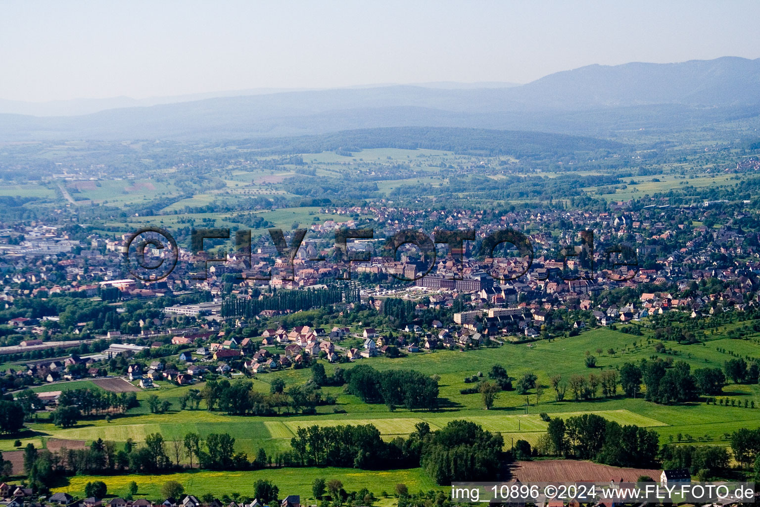 Photographie aérienne de Saverne, Monswiller du nord à Monswiller dans le département Bas Rhin, France