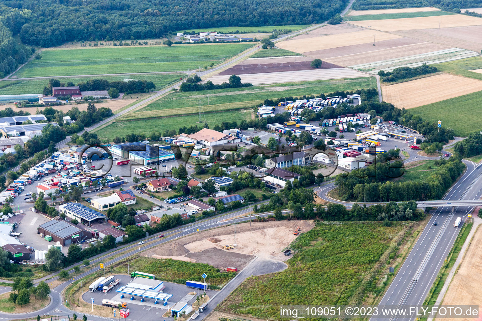 Schwegenheim dans le département Rhénanie-Palatinat, Allemagne depuis l'avion