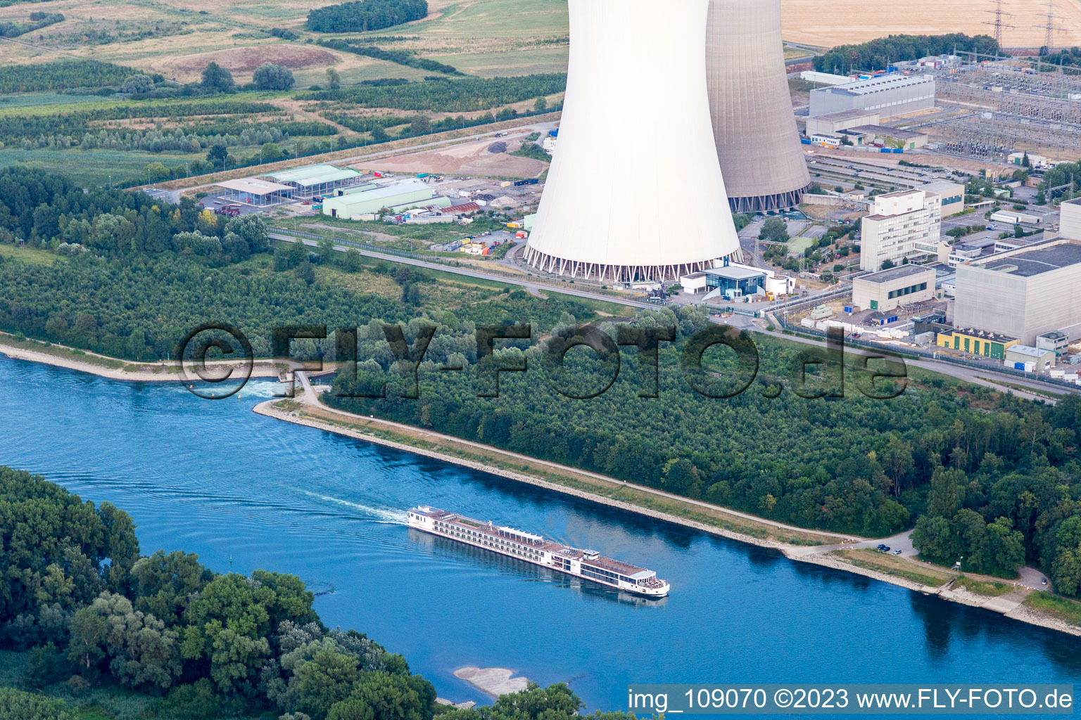 Vue oblique de Centrale nucléaire à Philippsburg dans le département Bade-Wurtemberg, Allemagne
