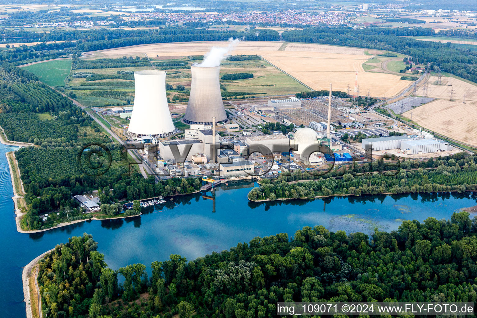 Vue aérienne de Centrale nucléaire à Philippsburg dans le département Bade-Wurtemberg, Allemagne