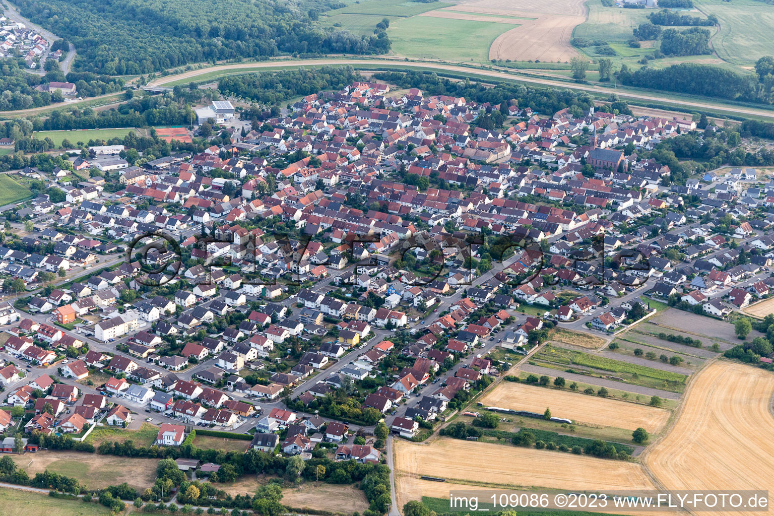Rußheim dans le département Bade-Wurtemberg, Allemagne d'un drone