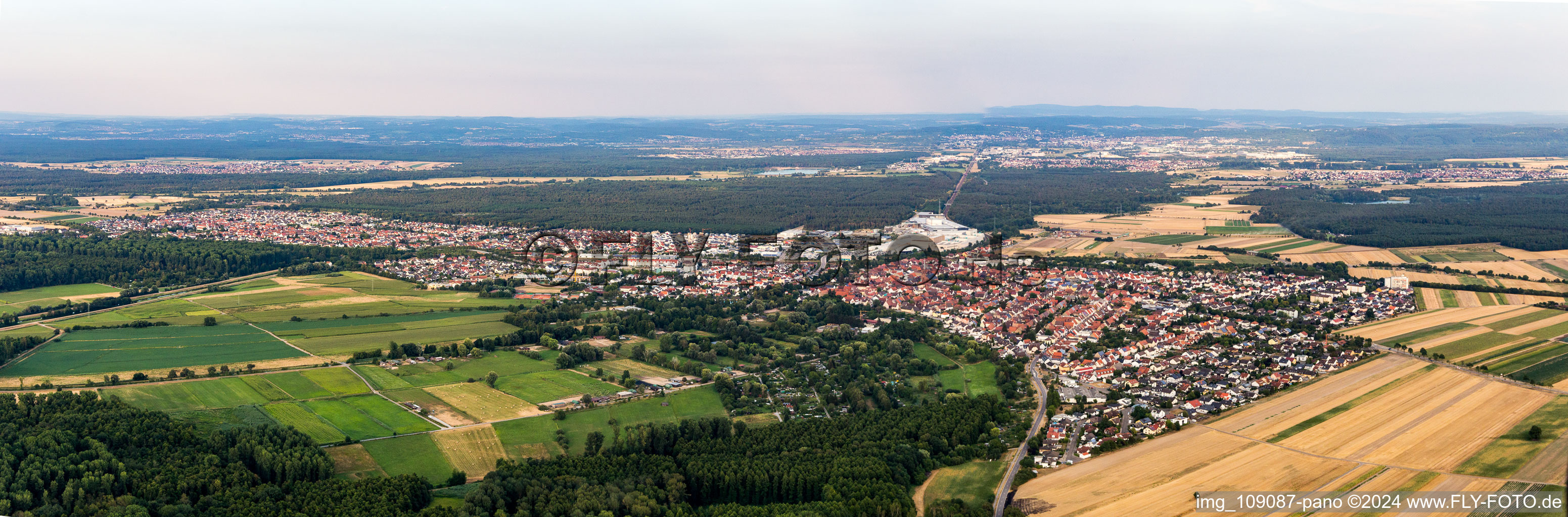 Vue aérienne de Panorama à le quartier Graben in Graben-Neudorf dans le département Bade-Wurtemberg, Allemagne