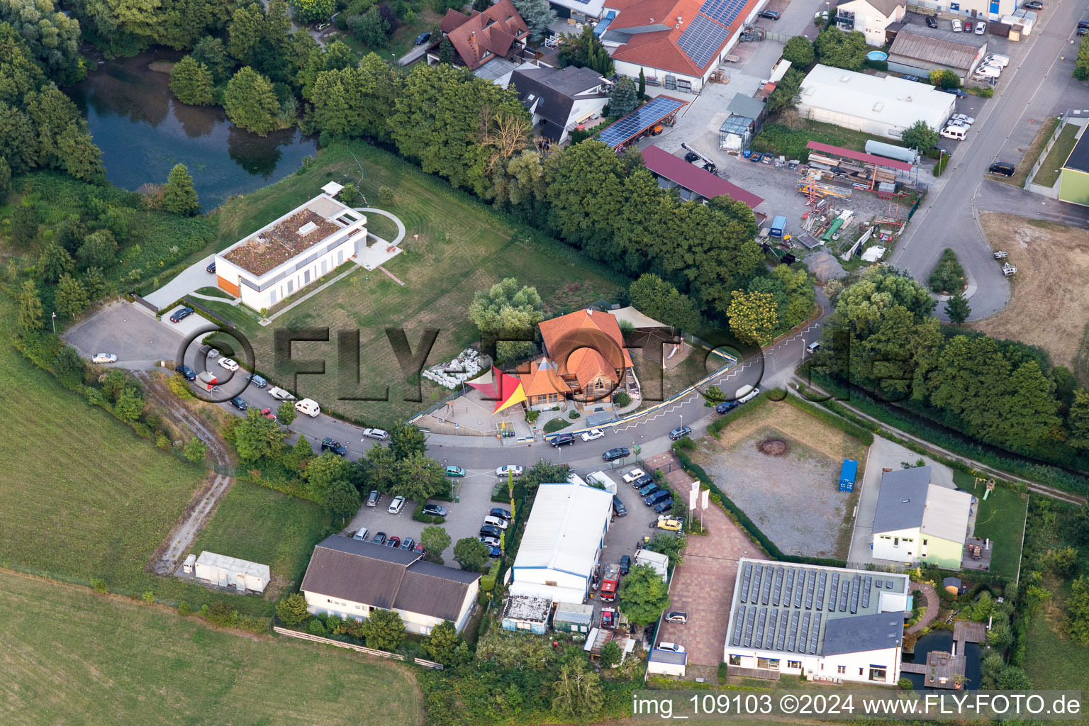 Vue aérienne de Weingarten dans le département Bade-Wurtemberg, Allemagne