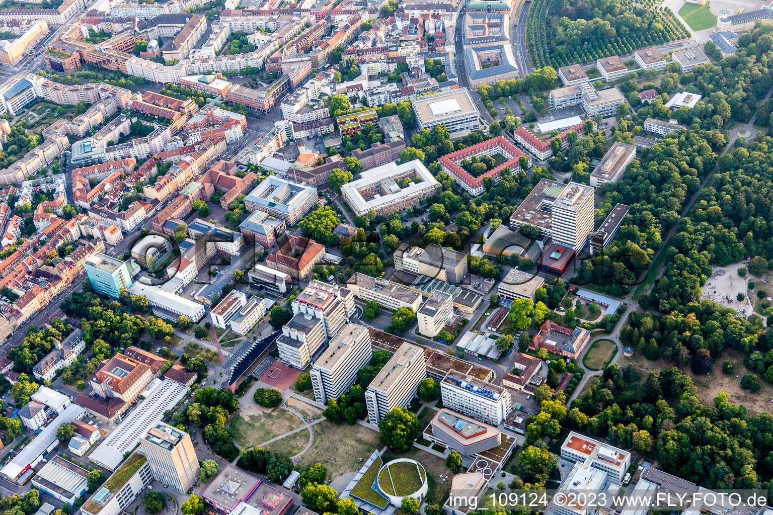 Vue aérienne de TROUSSE à le quartier Innenstadt-Ost in Karlsruhe dans le département Bade-Wurtemberg, Allemagne