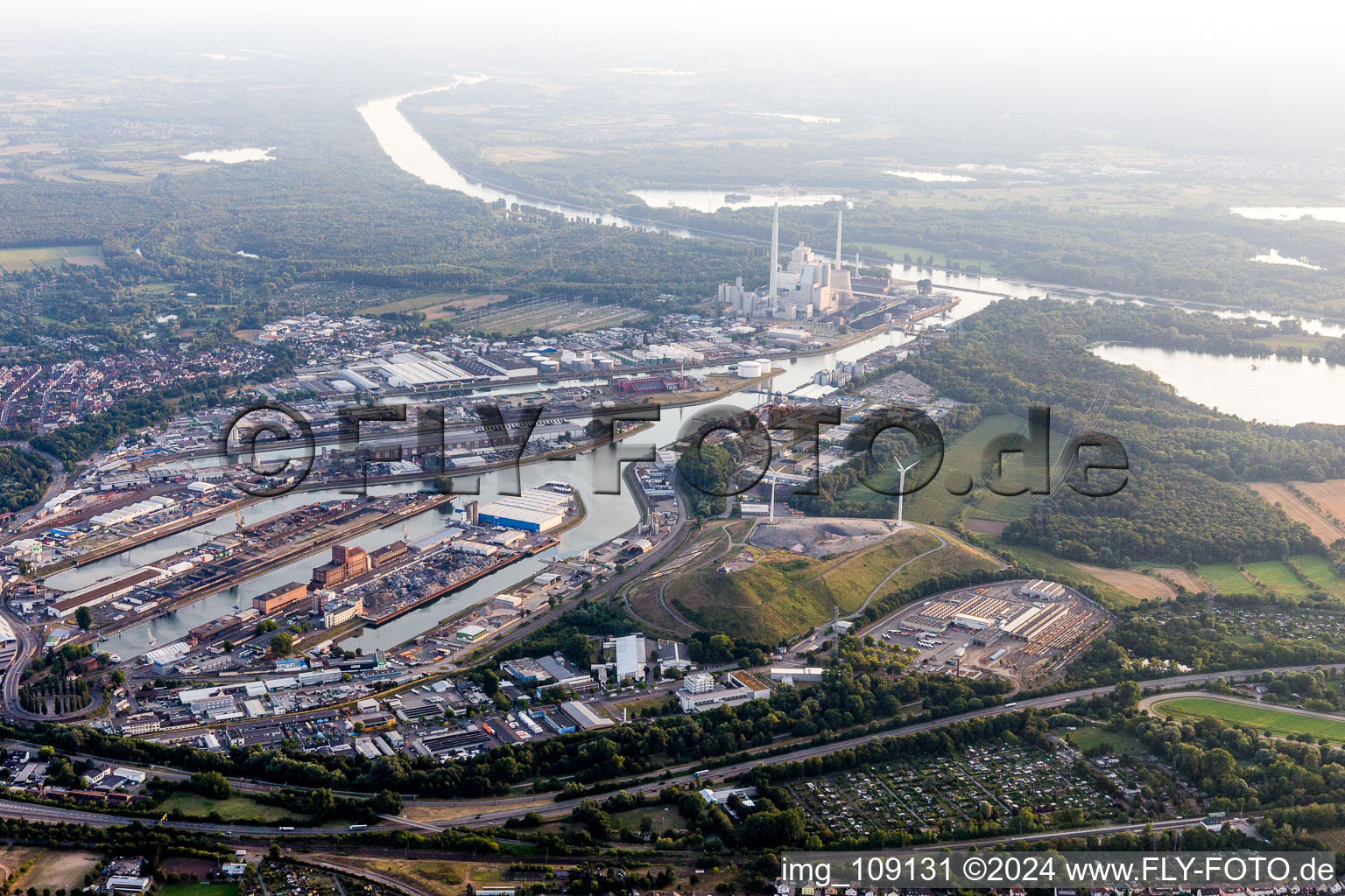 Vue oblique de Quartier Rheinhafen in Karlsruhe dans le département Bade-Wurtemberg, Allemagne