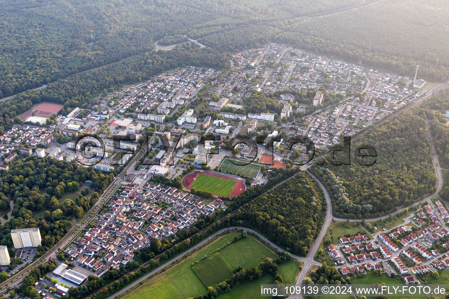 Vue aérienne de Dorschberg à Wörth am Rhein dans le département Rhénanie-Palatinat, Allemagne