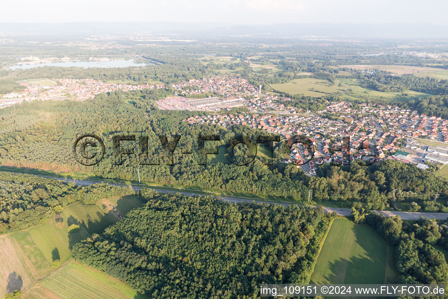 Seltz dans le département Bas Rhin, France vu d'un drone