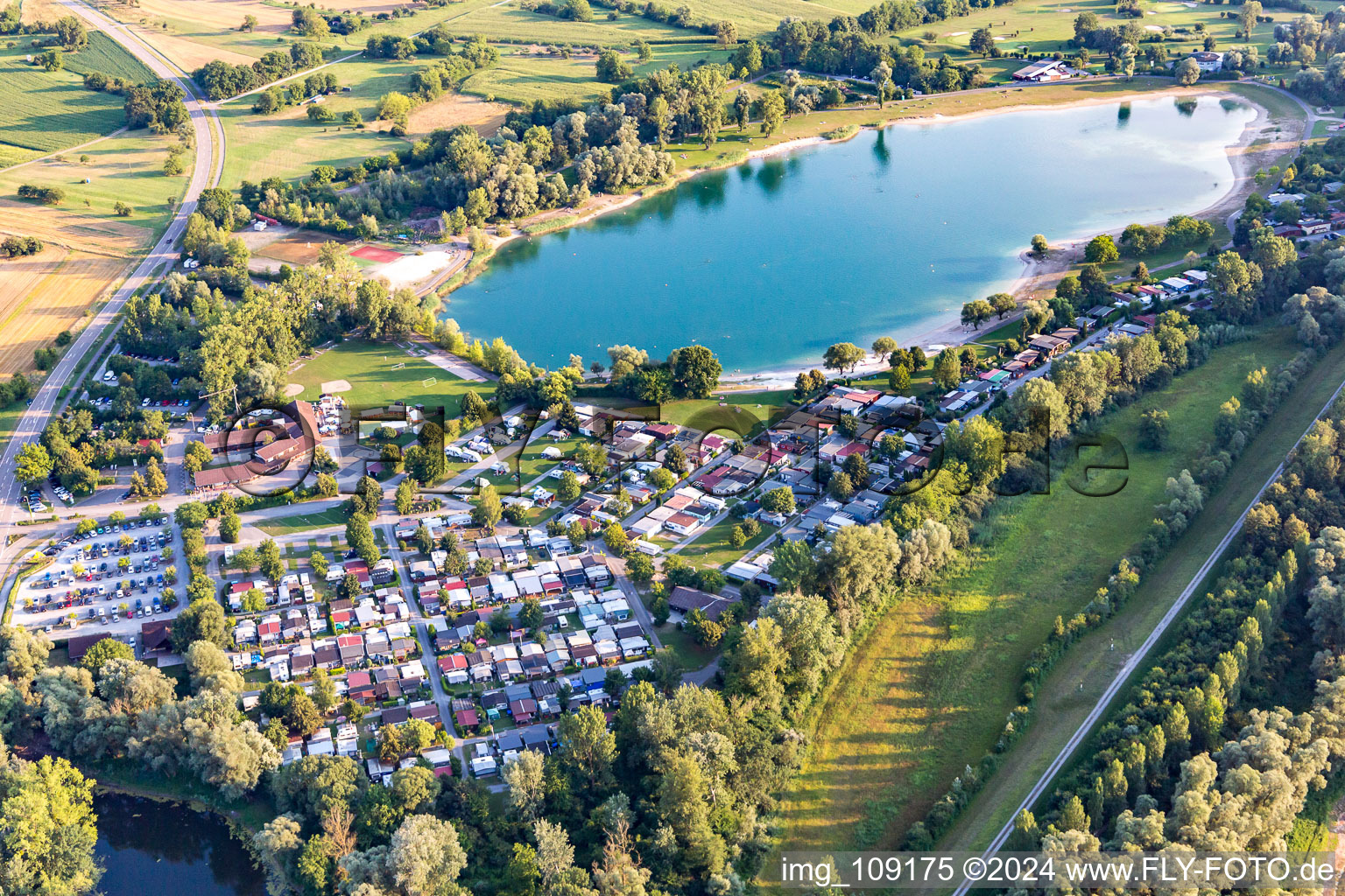 Vue aérienne de Paradis des loisirs à le quartier Plittersdorf in Rastatt dans le département Bade-Wurtemberg, Allemagne