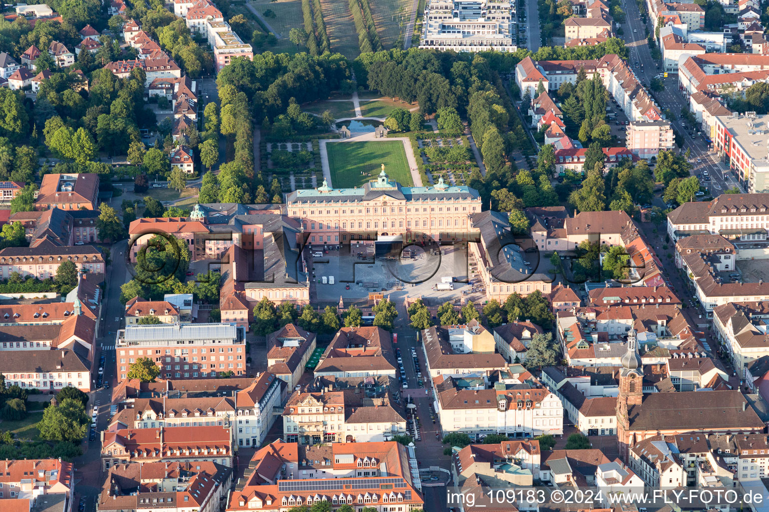 Vue aérienne de Parc du palais du palais résidentiel Rastatt à Rastatt dans le département Bade-Wurtemberg, Allemagne