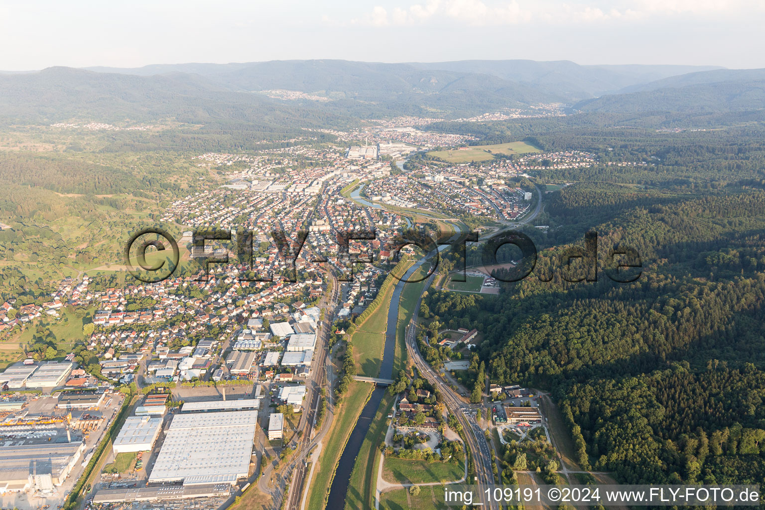 Vue aérienne de Bad Rotenfels dans le département Bade-Wurtemberg, Allemagne