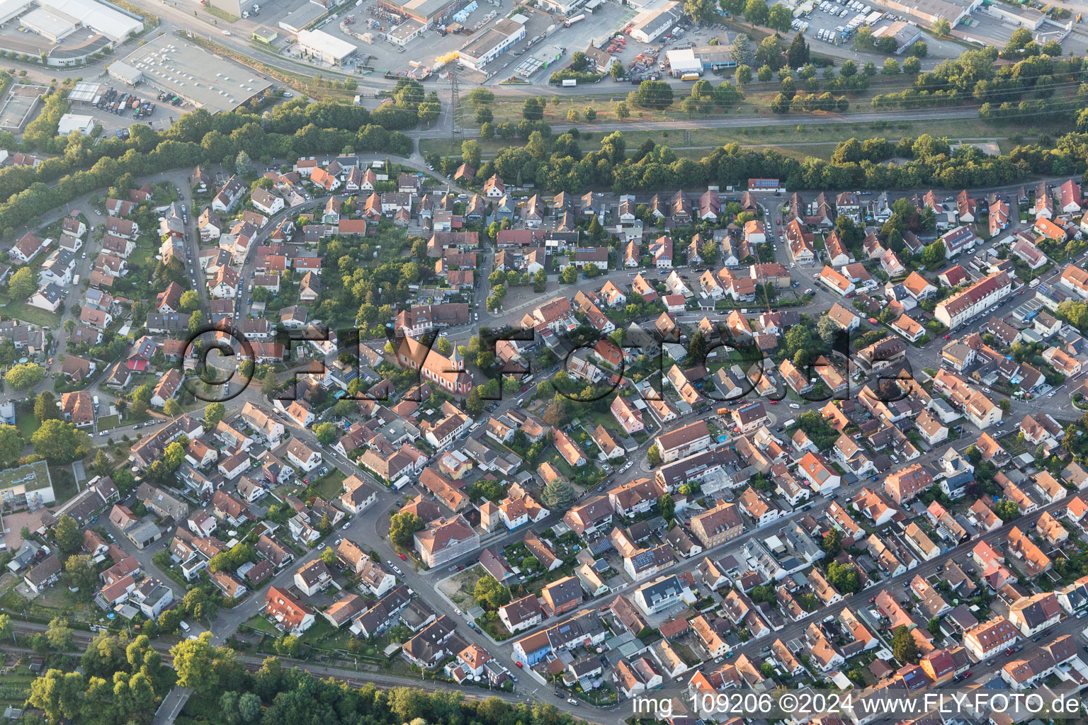 Vue aérienne de Saint-Valentin à le quartier Daxlanden in Karlsruhe dans le département Bade-Wurtemberg, Allemagne