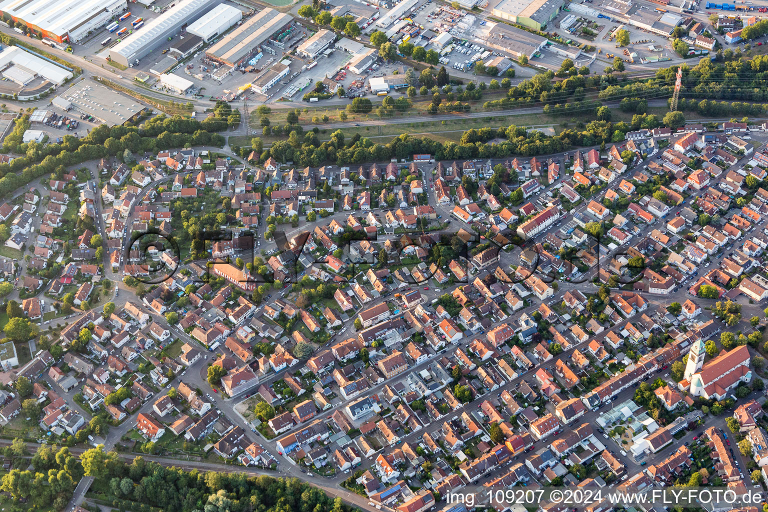 Vue aérienne de Quartier Daxlanden in Karlsruhe dans le département Bade-Wurtemberg, Allemagne