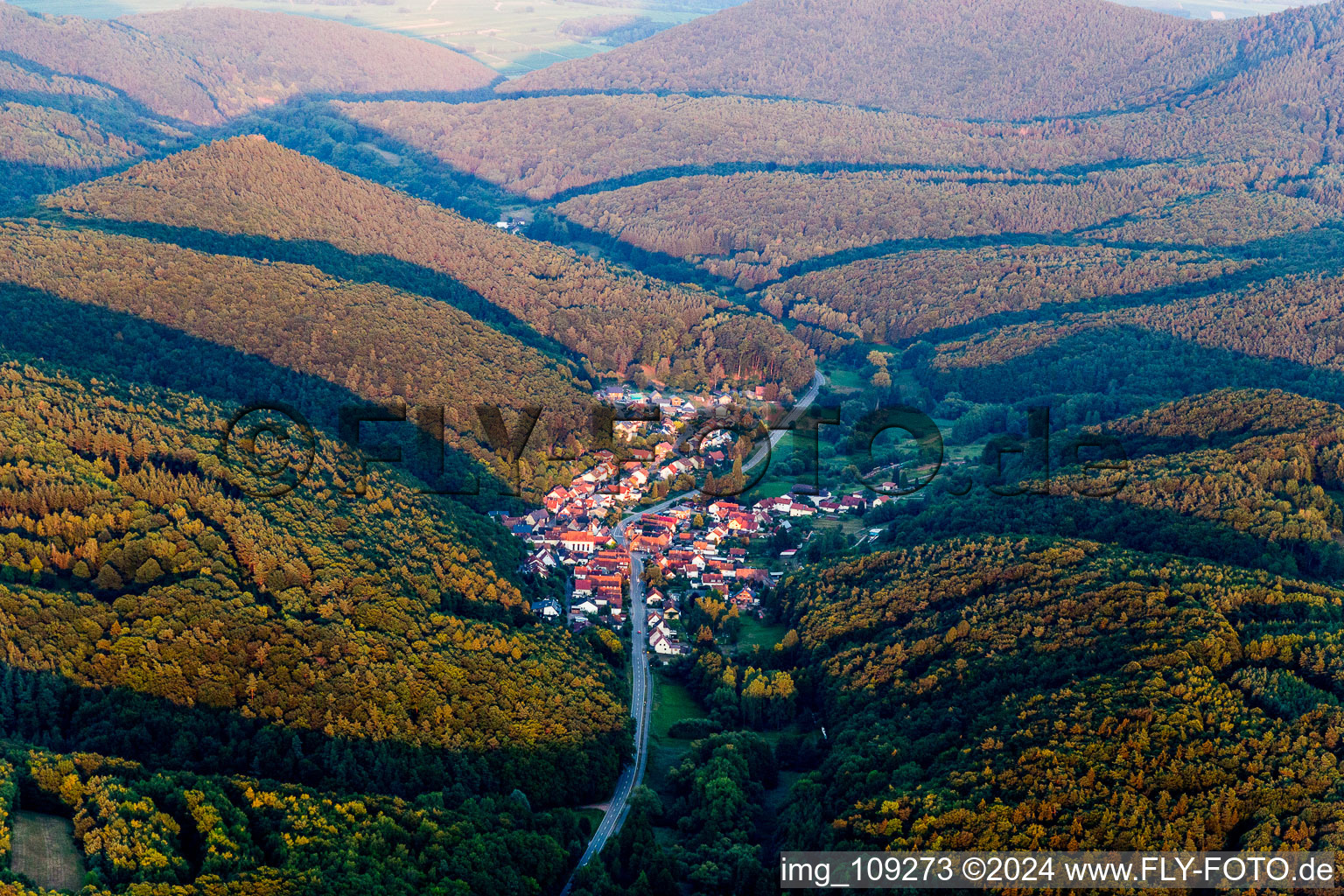 Wernersberg dans le département Rhénanie-Palatinat, Allemagne d'un drone