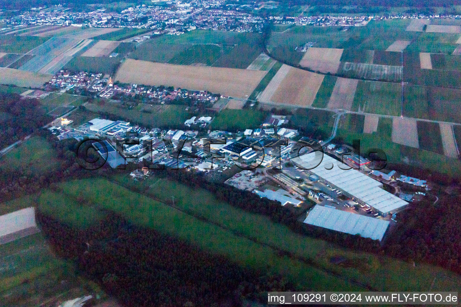 Enregistrement par drone de Zone industrielle de Horst à le quartier Minderslachen in Kandel dans le département Rhénanie-Palatinat, Allemagne