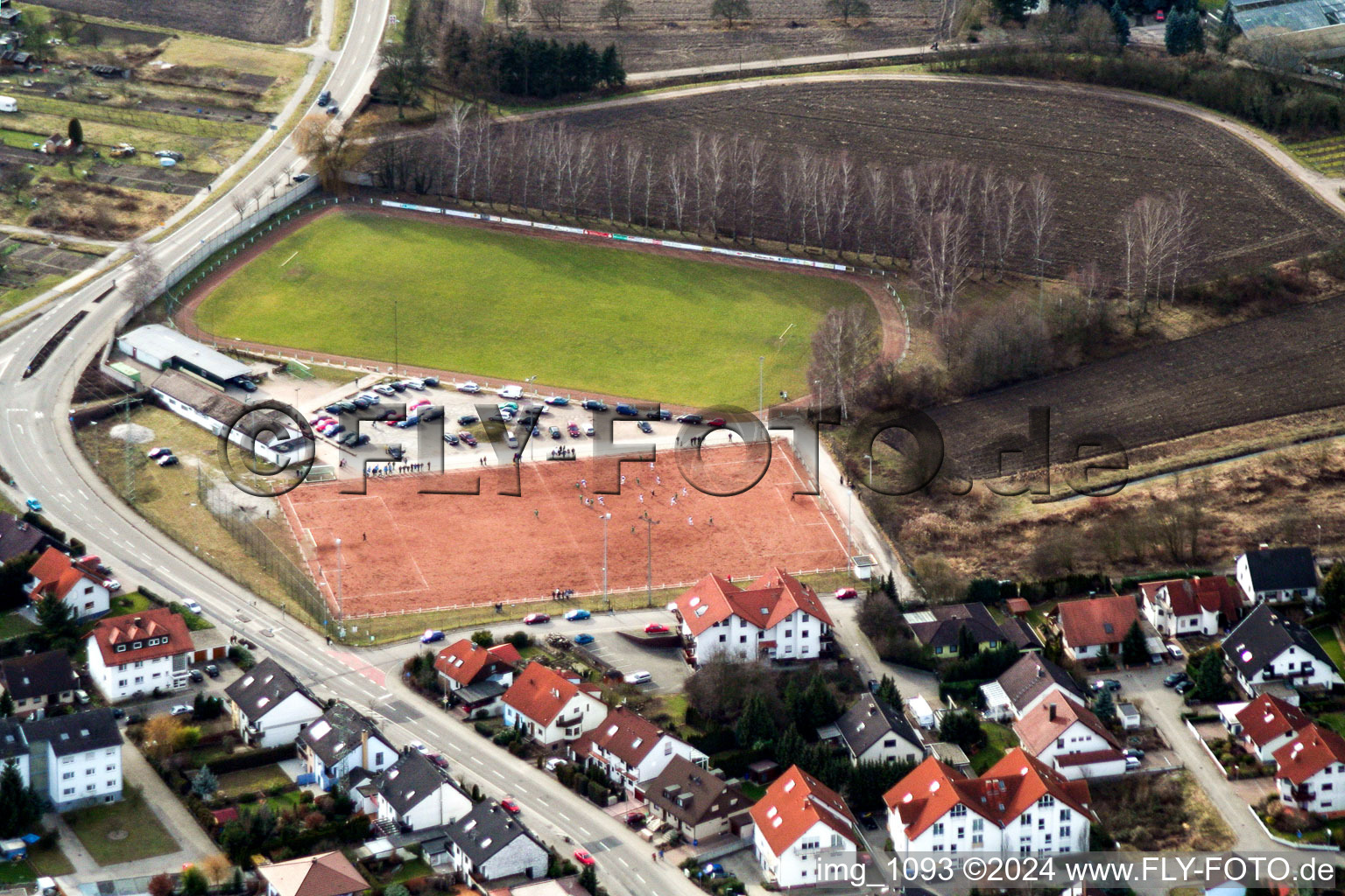 Vue aérienne de Terrain de sport - terrain de football à Hagenbach dans le département Rhénanie-Palatinat, Allemagne