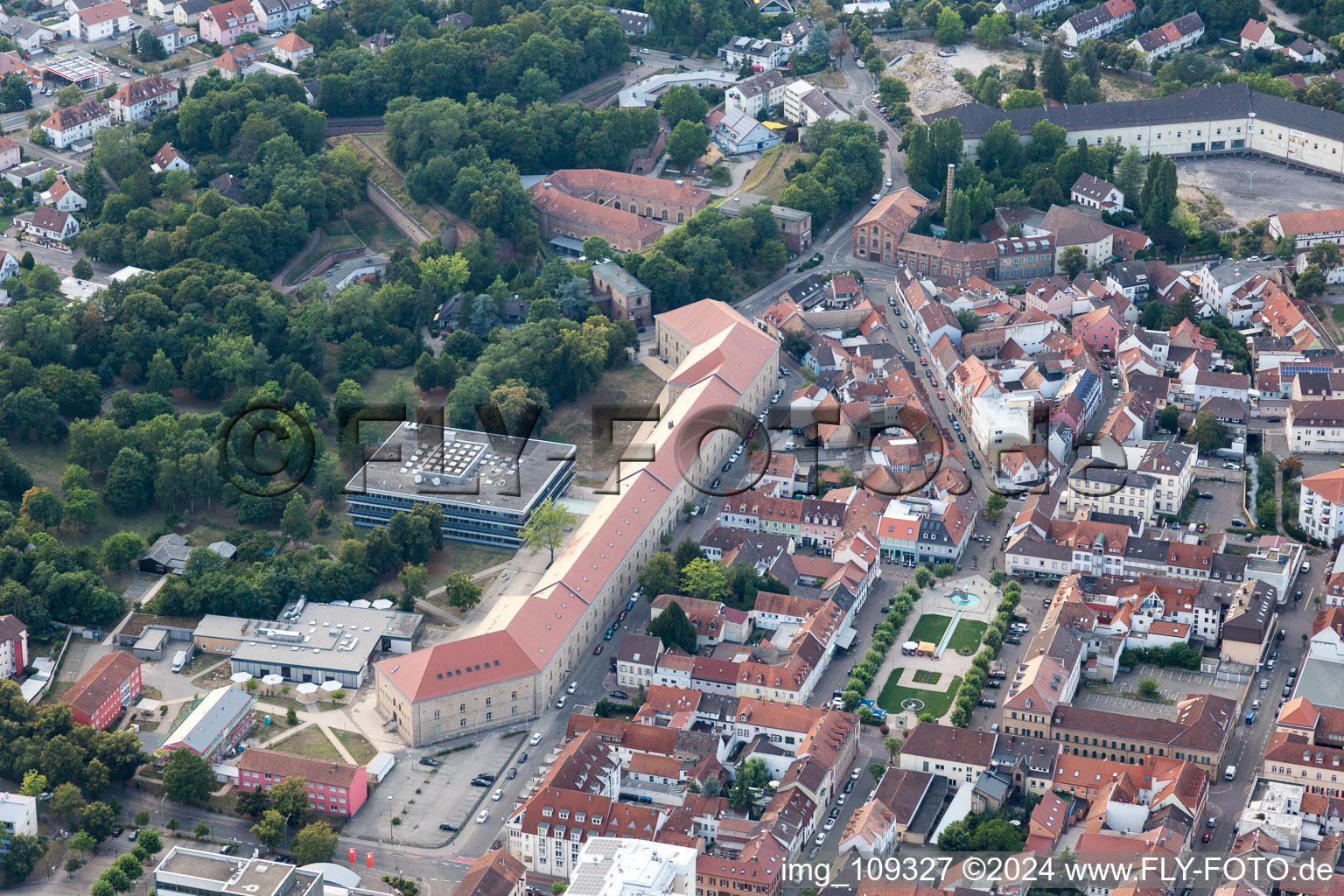 Germersheim dans le département Rhénanie-Palatinat, Allemagne d'en haut