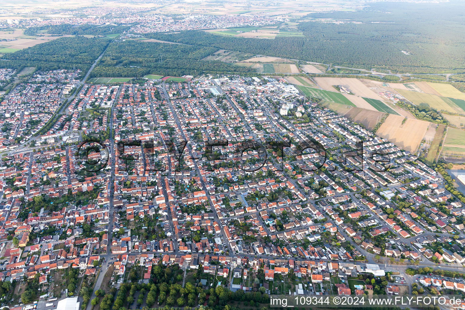 Ketsch dans le département Bade-Wurtemberg, Allemagne depuis l'avion