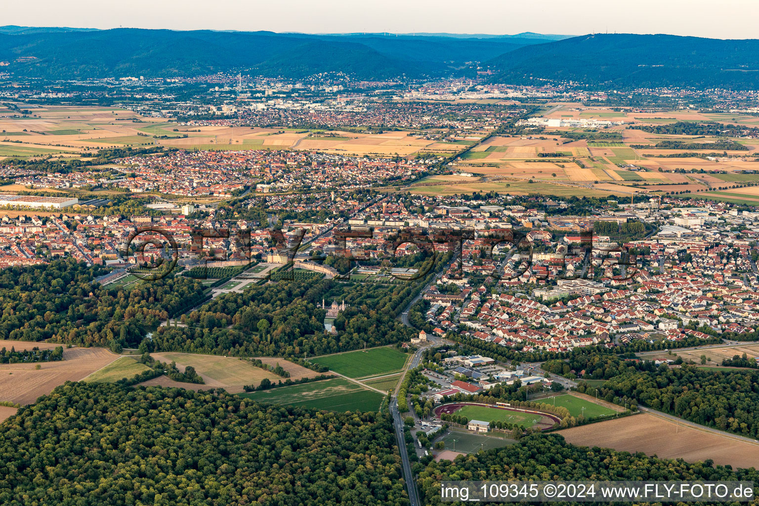 Vue aérienne de Schwetzingen dans le département Bade-Wurtemberg, Allemagne