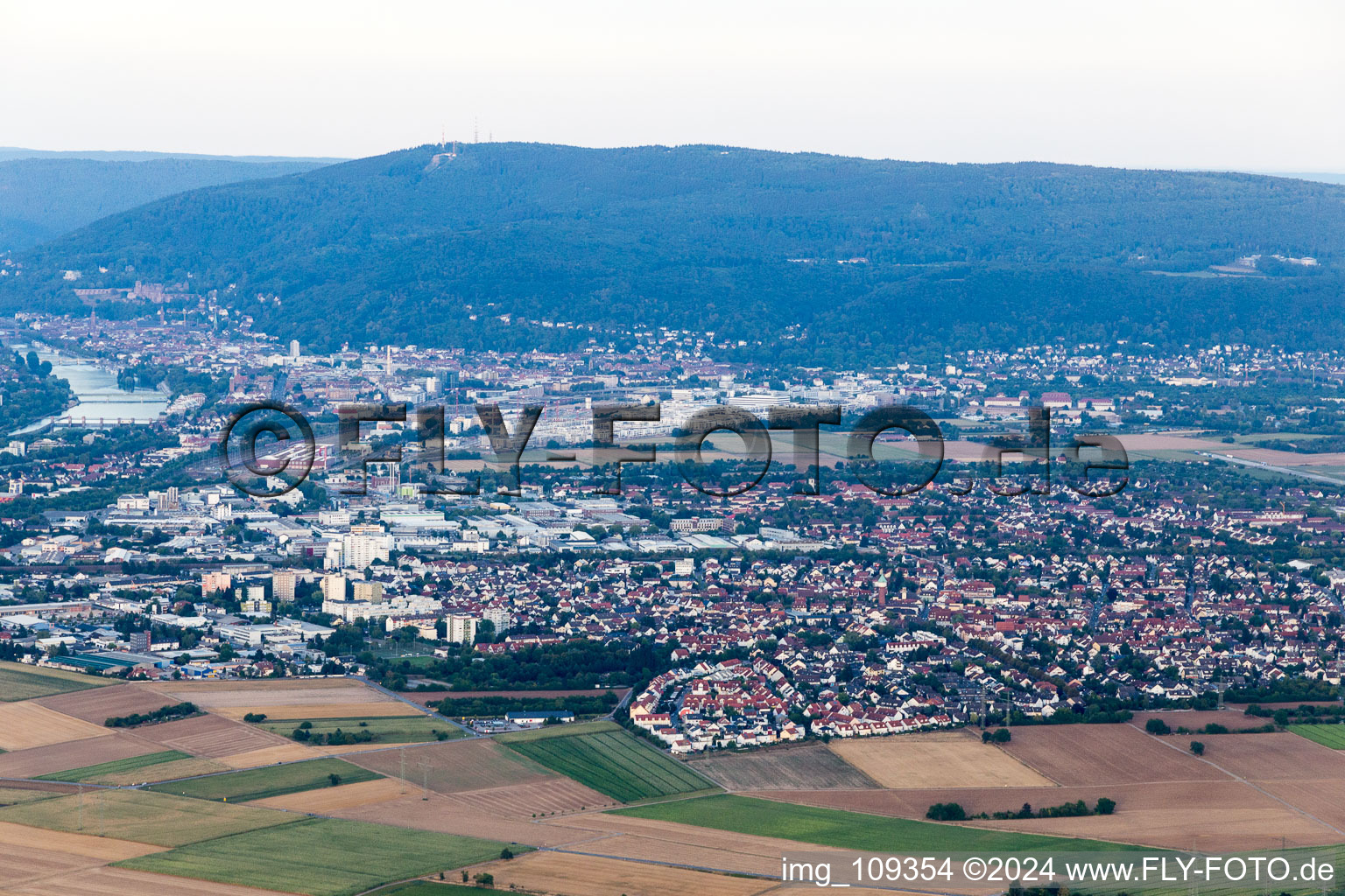 Eppelheim dans le département Bade-Wurtemberg, Allemagne depuis l'avion