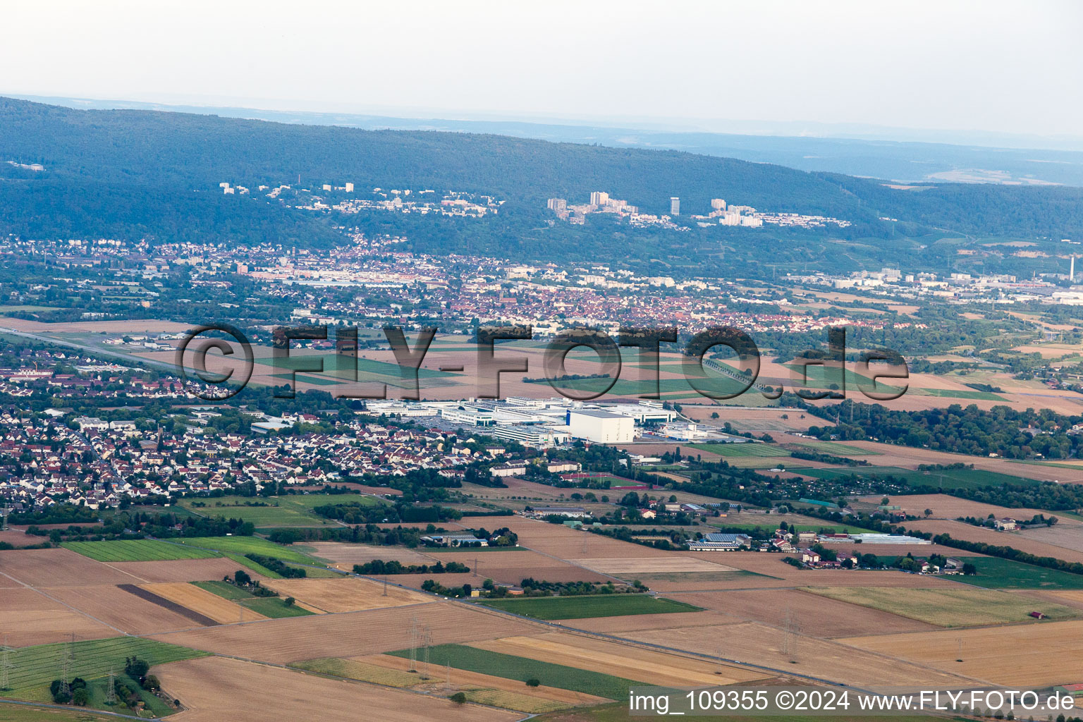 Vue d'oiseau de Eppelheim dans le département Bade-Wurtemberg, Allemagne