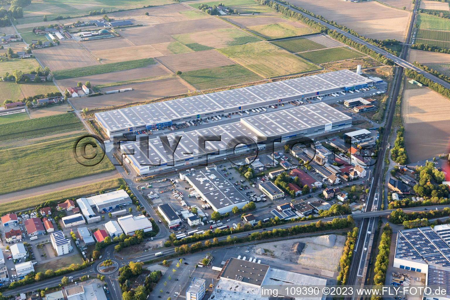 Vue aérienne de Zone industrielle à Heddesheim dans le département Bade-Wurtemberg, Allemagne