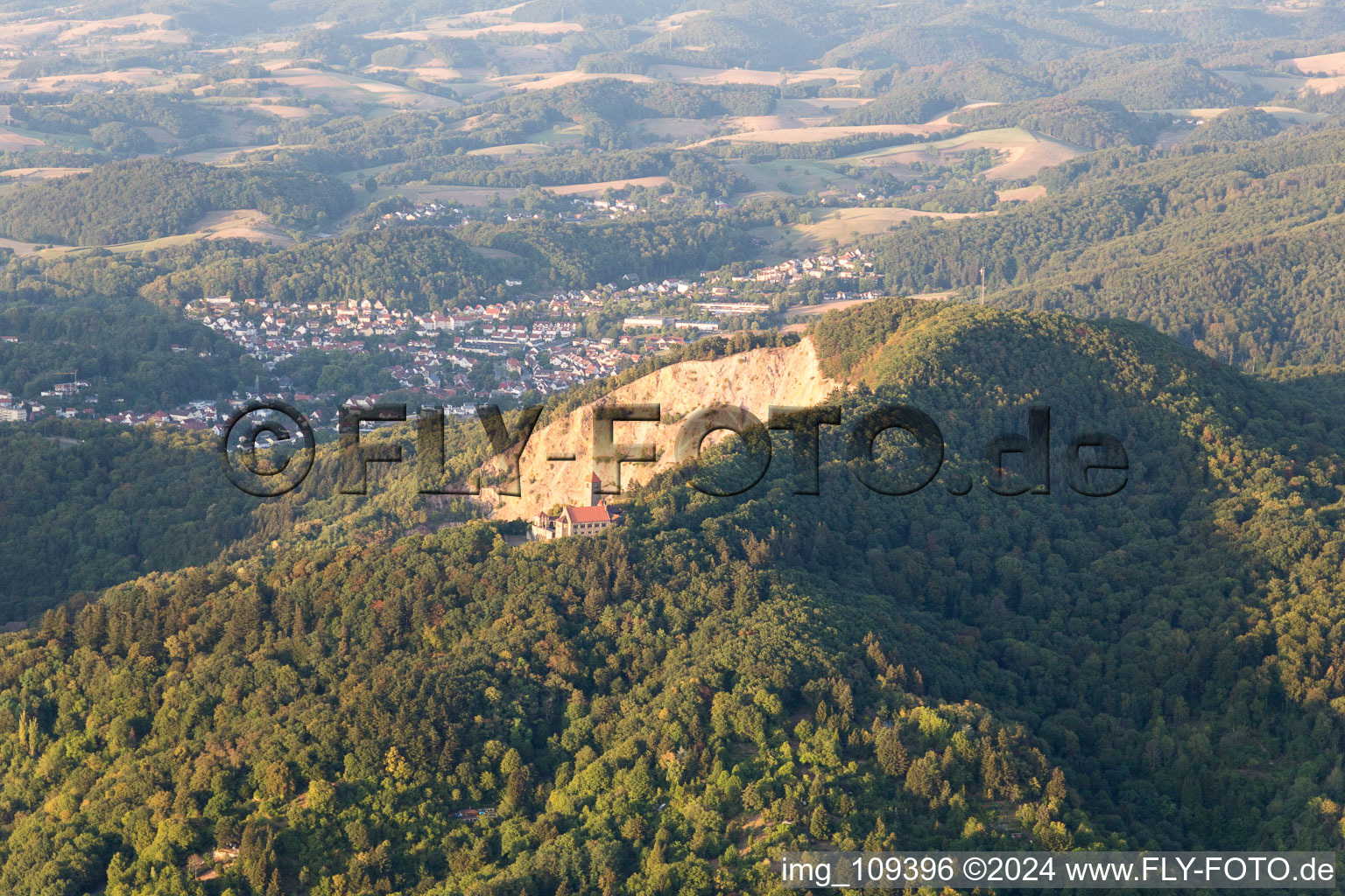 Vue aérienne de Weinheim dans le département Bade-Wurtemberg, Allemagne