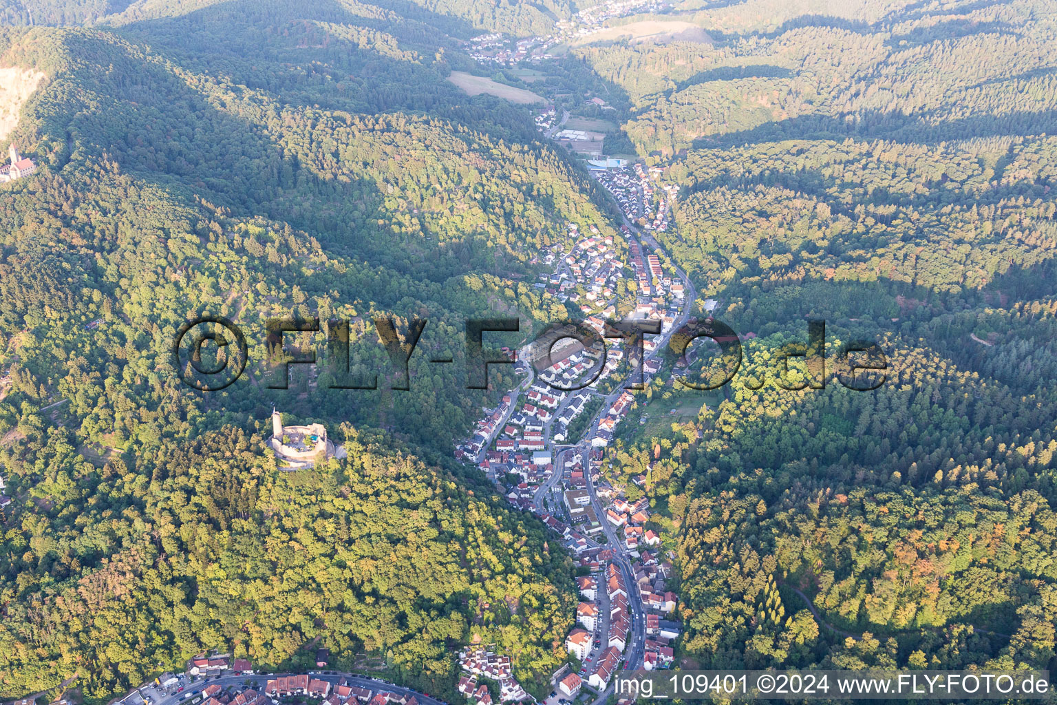 Weinheim dans le département Bade-Wurtemberg, Allemagne vue d'en haut