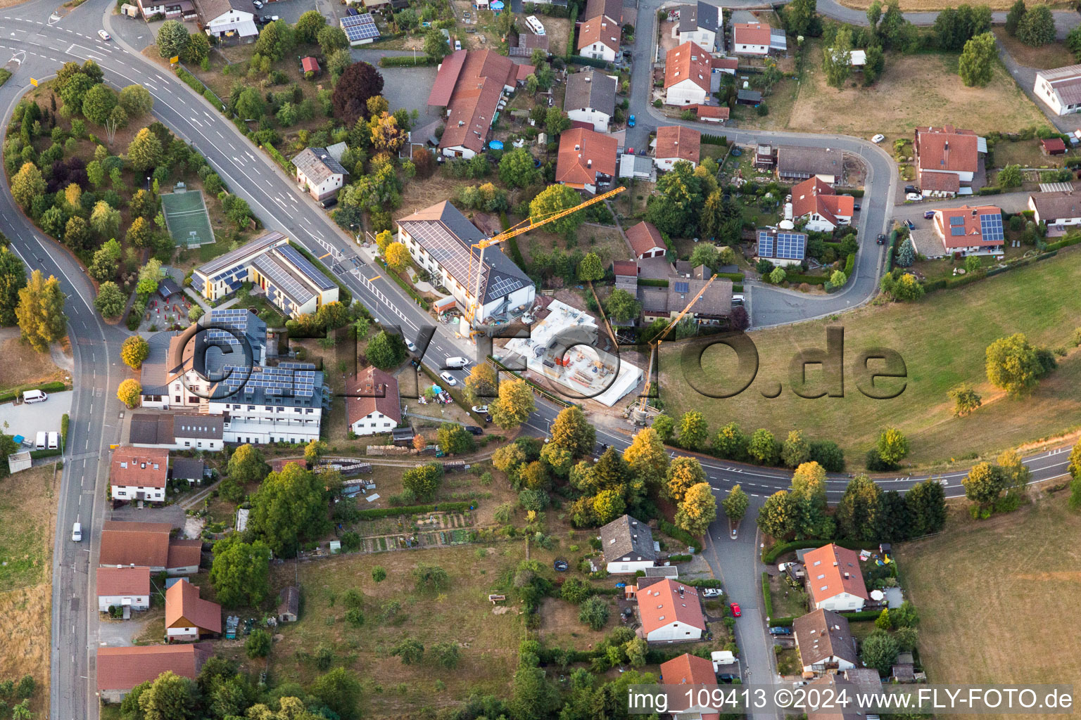 Vue aérienne de Chantier du nouveau bâtiment du complexe hôtelier en Weschnitz à le quartier Weschnitz in Fürth dans le département Hesse, Allemagne