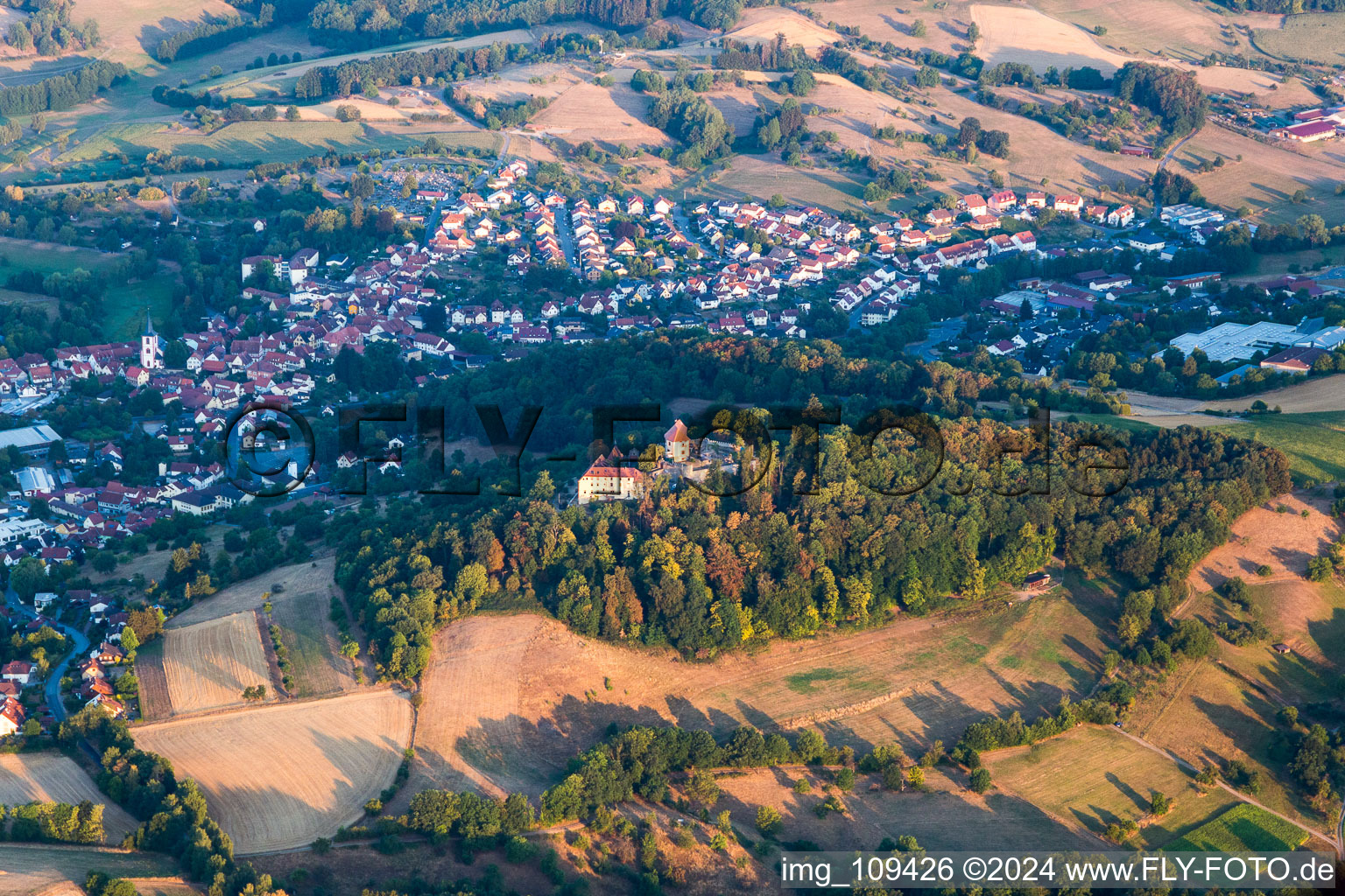 Vue oblique de Fränkisch-Crumbach dans le département Hesse, Allemagne